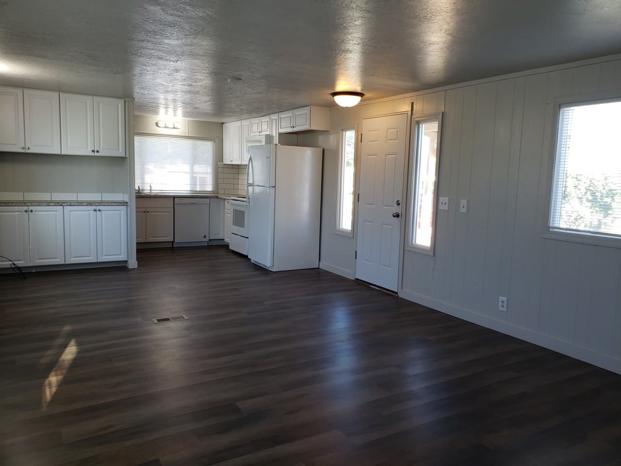 121 Teakwood St - Photo 2 of 25