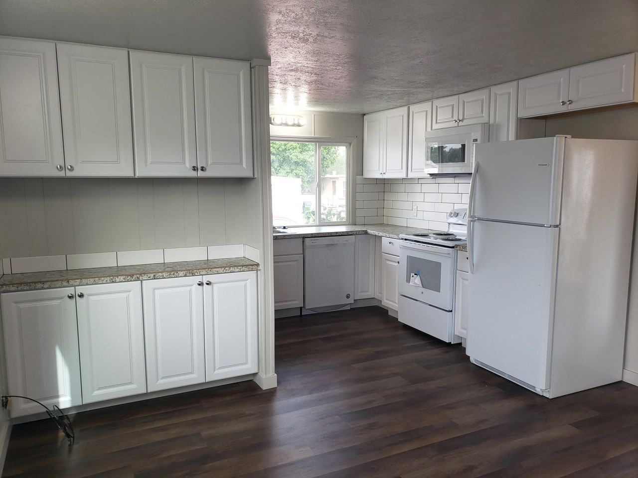 121 Teakwood St - Photo 6 of 25