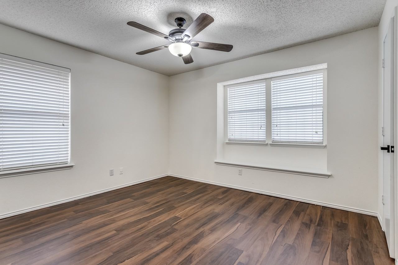 7829 Cardinal Ct - Photo 2 of 15