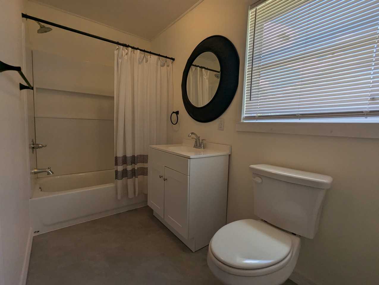 916 Shelton Beach Rd - Photo 3 of 10