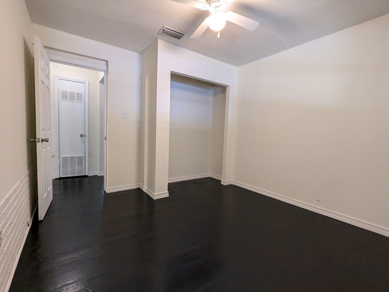 916 Shelton Beach Rd - Photo 4 of 10