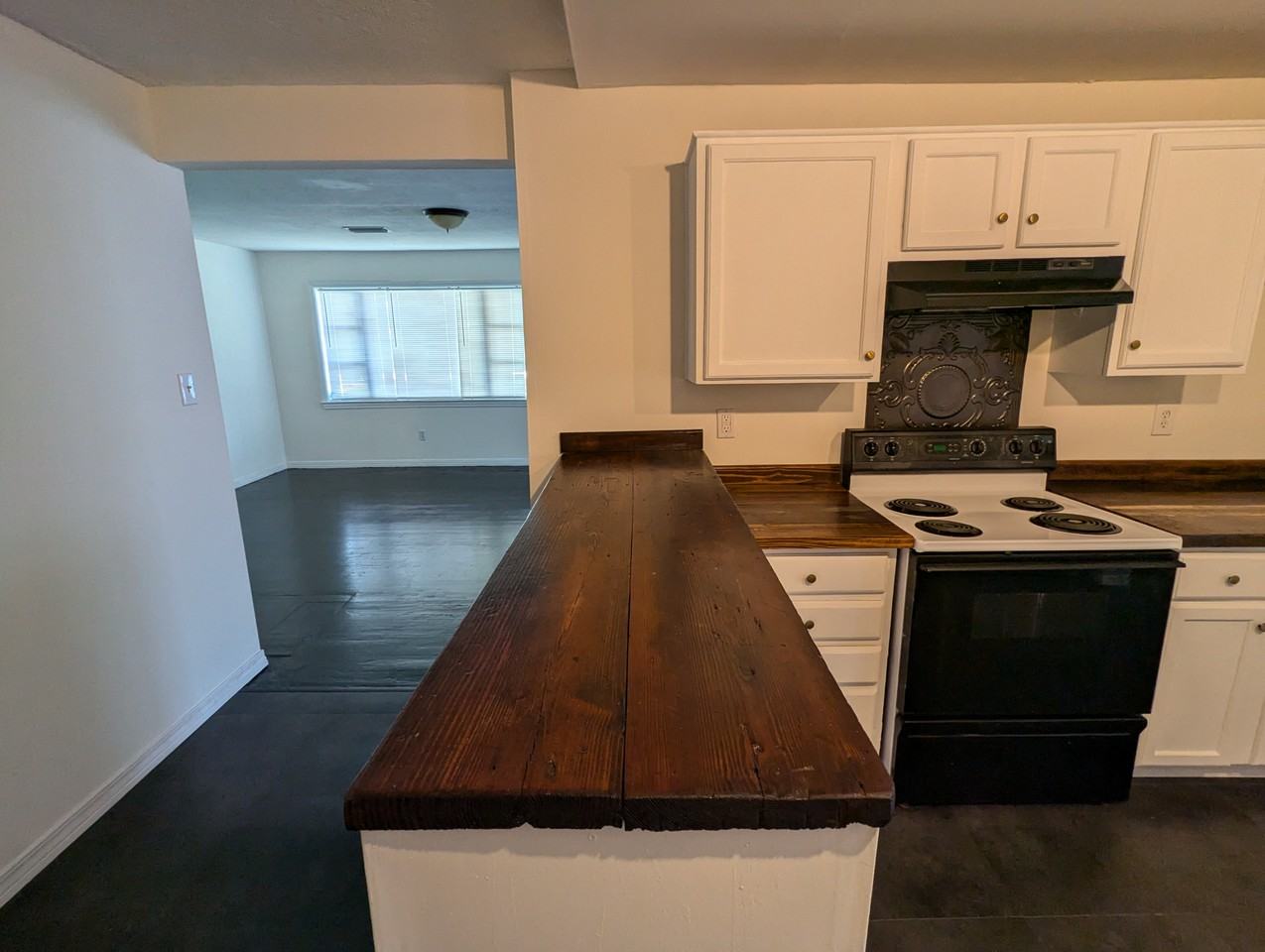 916 Shelton Beach Rd - Photo 5 of 10