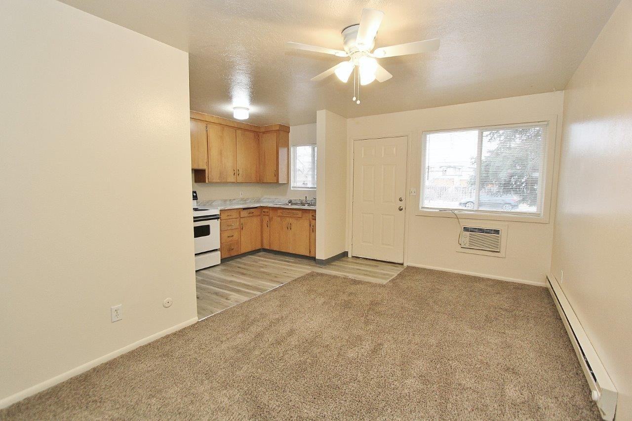 419 Ne 3rd St - Photo 3 of 19