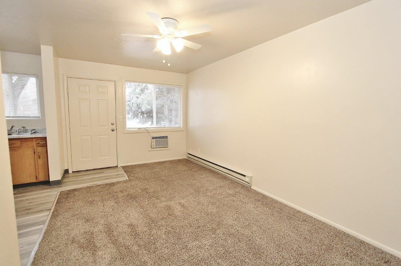 419 Ne 3rd St - Photo 6 of 19