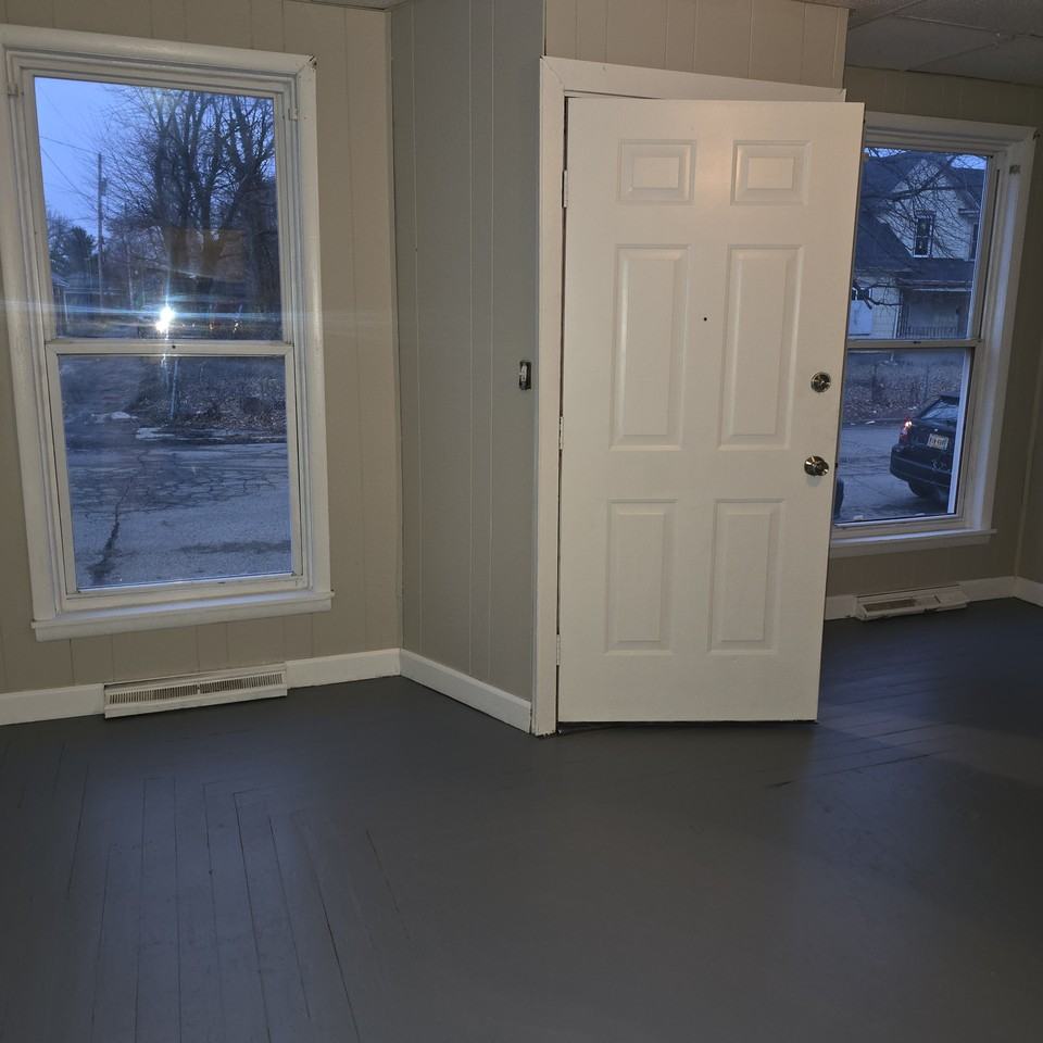 55 W Parkwood Ave #3-57 - Photo 3 of 11