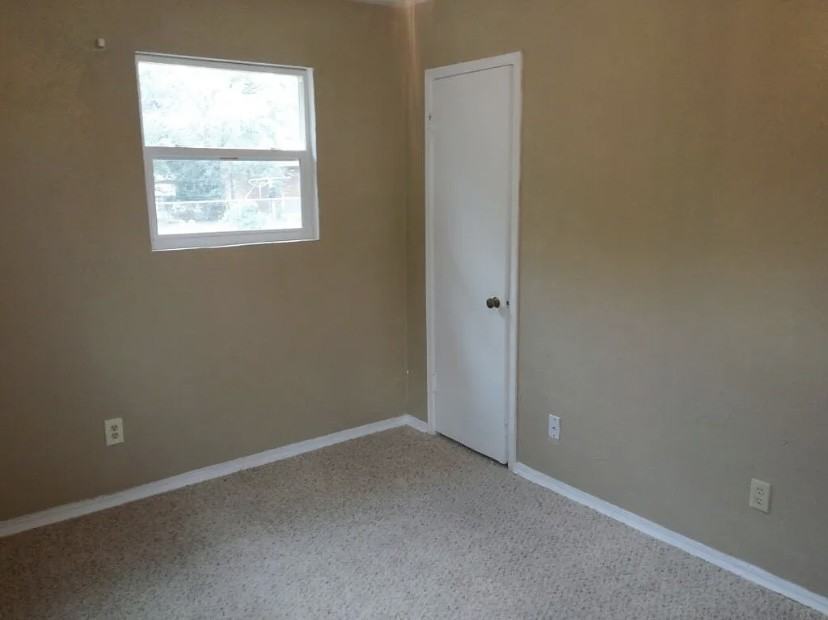 4013 S Locust Dr - Photo 4 of 13