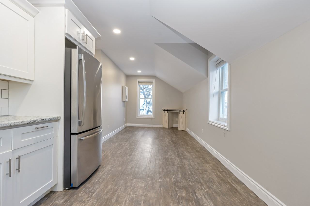 62 Tiffin St, Barrie, ON L4N 2M9, Canada - Photo 5 of 13