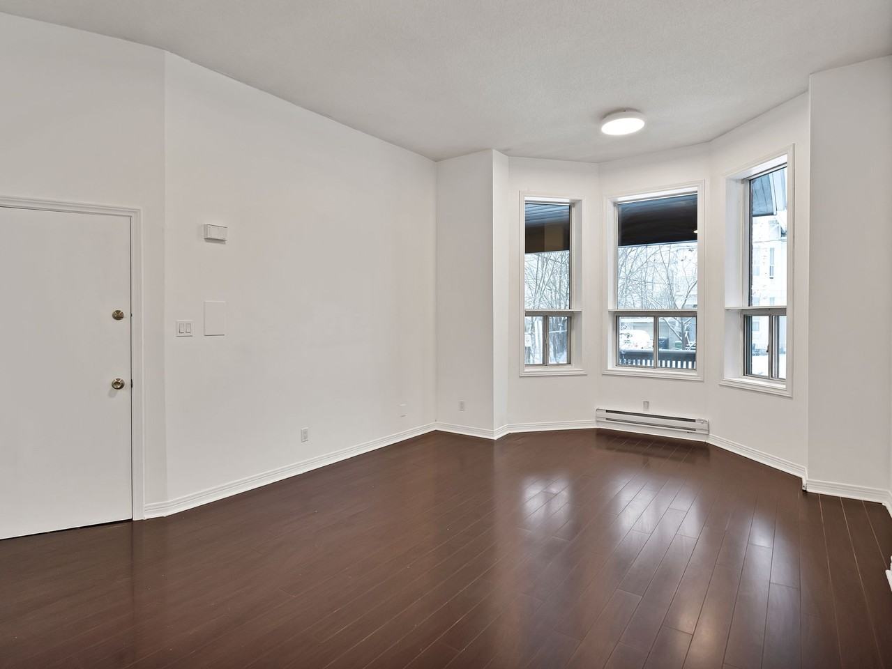 3 Spencer Ave - Photo 5 of 22