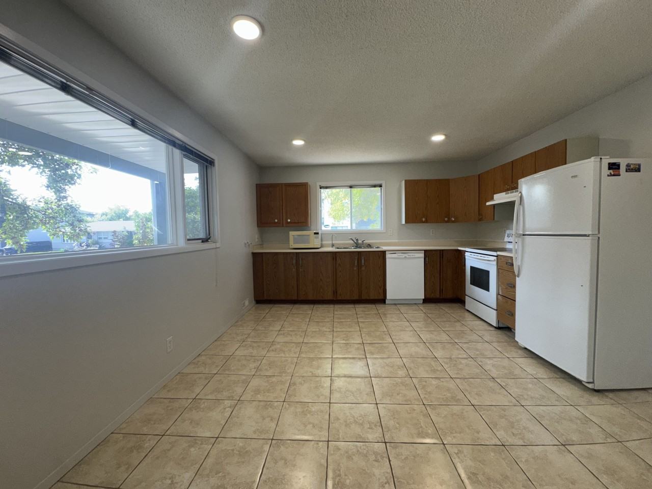 3340 Glenbrook - Photo 6 of 19