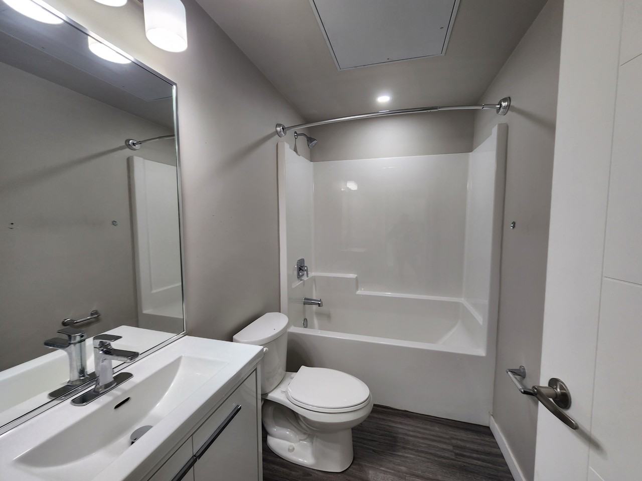 Queens Garden - Photo 6 of 50