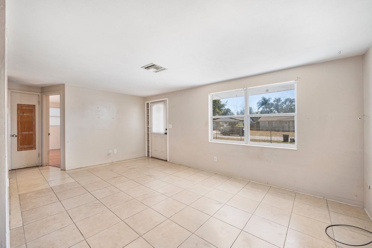 4719 Blossom Dr - Photo 5 of 24