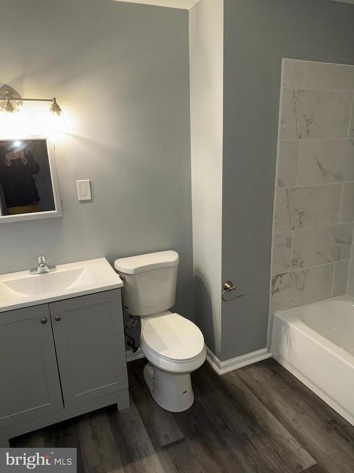 Argyle Ave - Photo 3 of 10