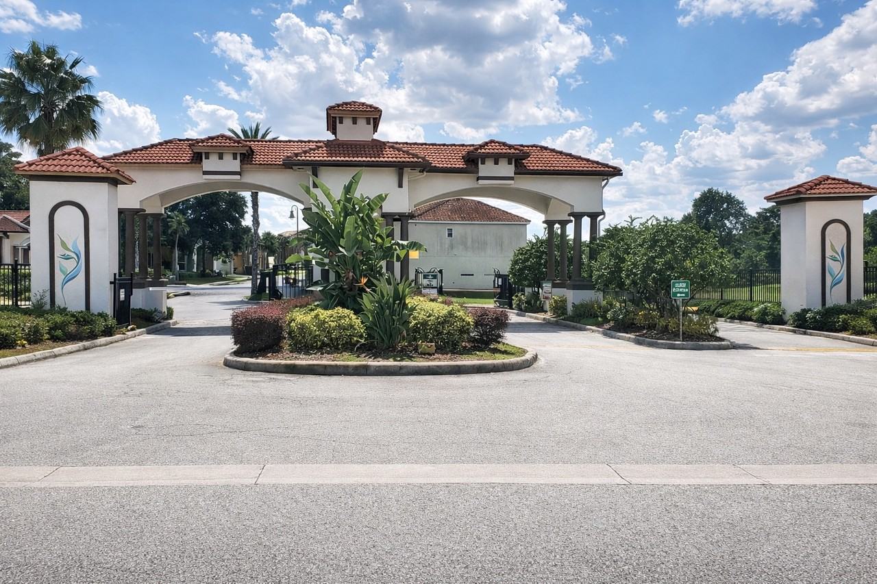 525 Paloma Dr - Photo 3 of 14