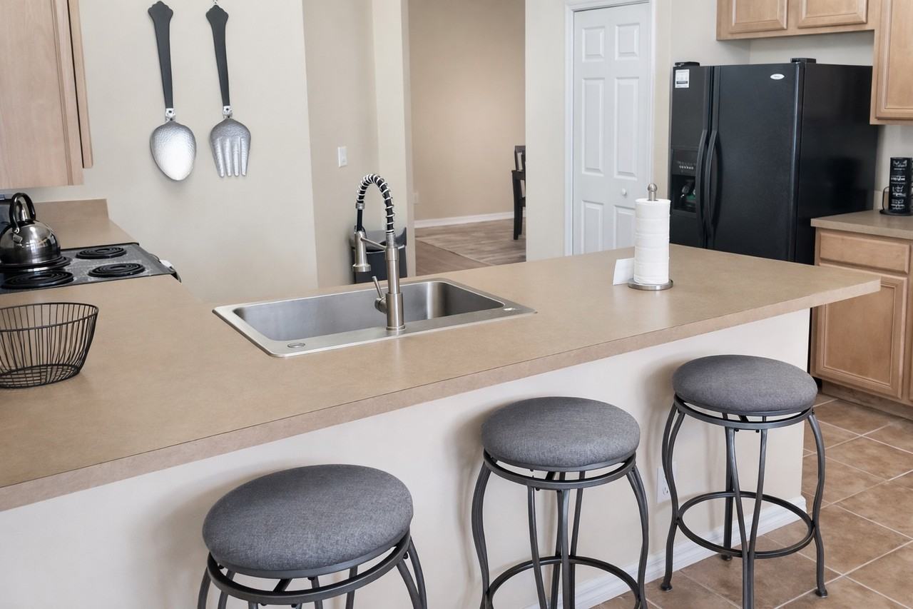 525 Paloma Dr - Photo 5 of 14