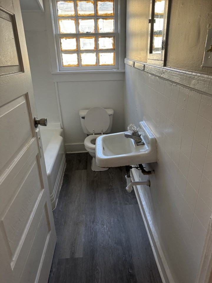 2821 Gurnee Ave - Photo 5 of 7