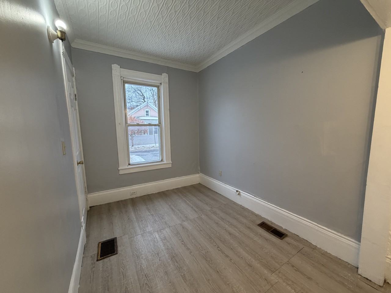 121 Schiller Ave #1 - Photo 3 of 8