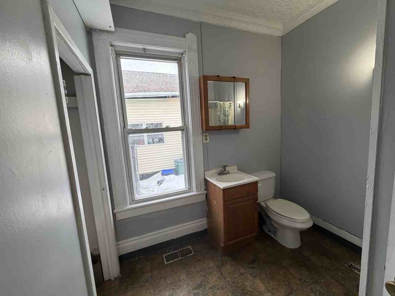 121 Schiller Ave #1 - Photo 6 of 8