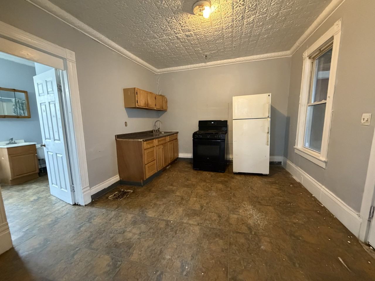 121 Schiller Ave #1 - Photo 7 of 8