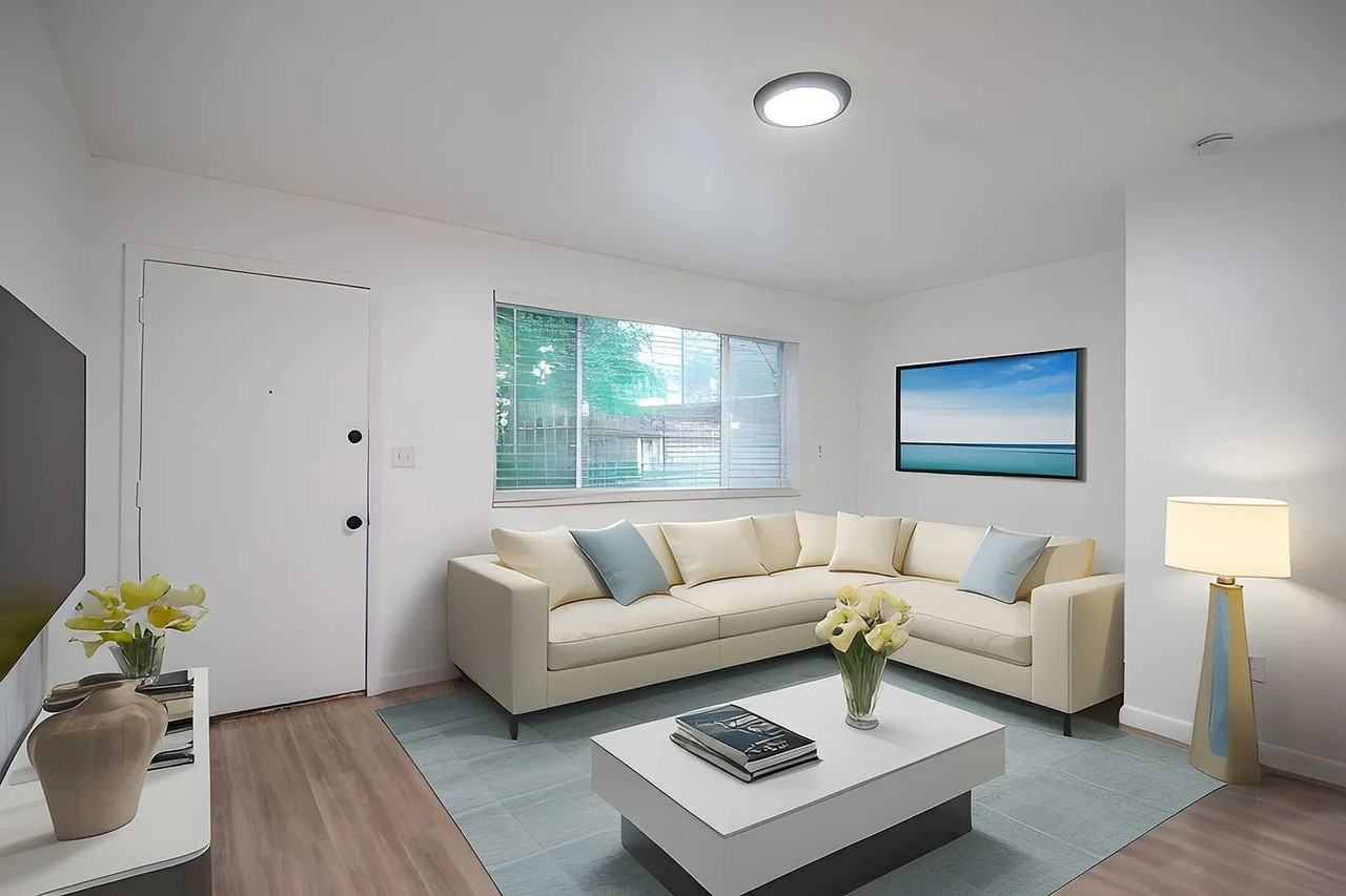 361 E Park Creeke Ln #C - Photo 2 of 11