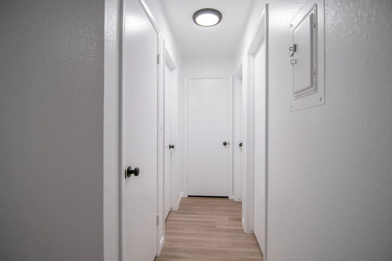 361 E Park Creeke Ln #C - Photo 4 of 11