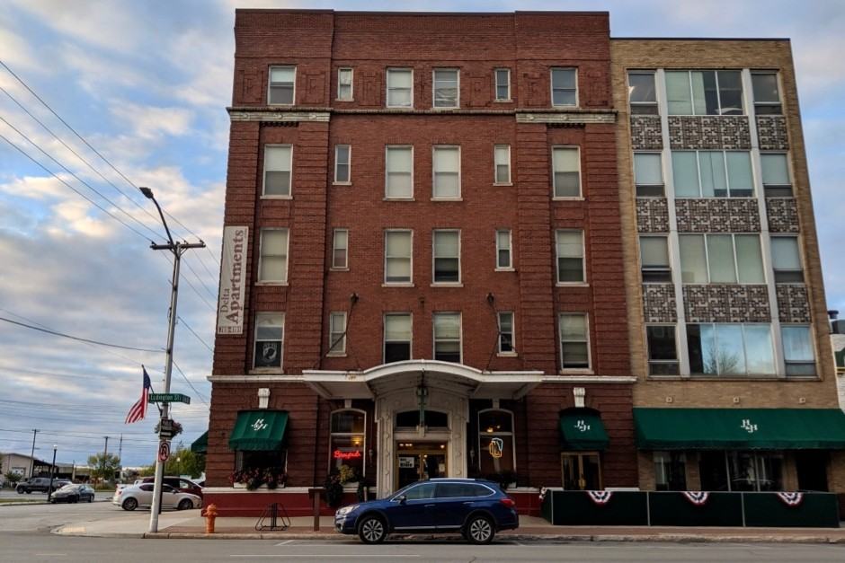 624 Ludington St #201