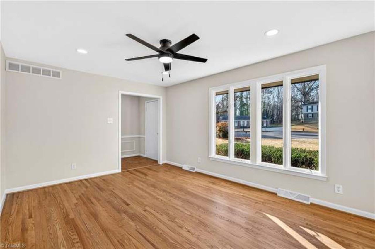2204 Dulaire Rd - Photo 3 of 12