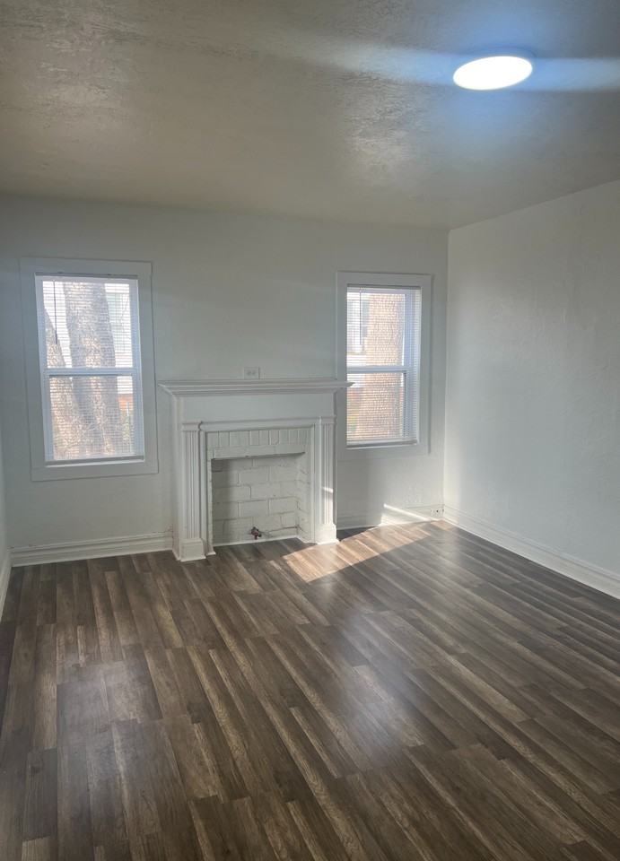 120 N 8th Ave - Photo 2 of 12