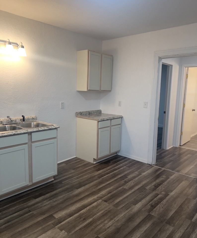 120 N 8th Ave - Photo 5 of 12