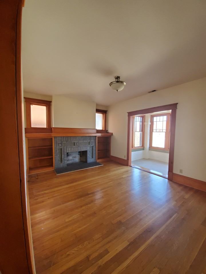 5788 Pershing Ave #2W - Photo 2 of 9