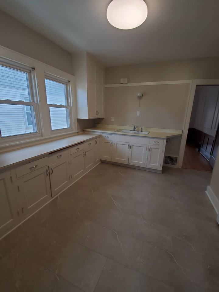 2240 N 62nd St #2240UPPER - Photo 3 of 16