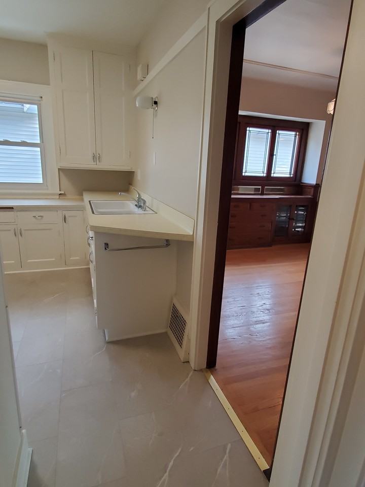 2240 N 62nd St #2240UPPER - Photo 5 of 16