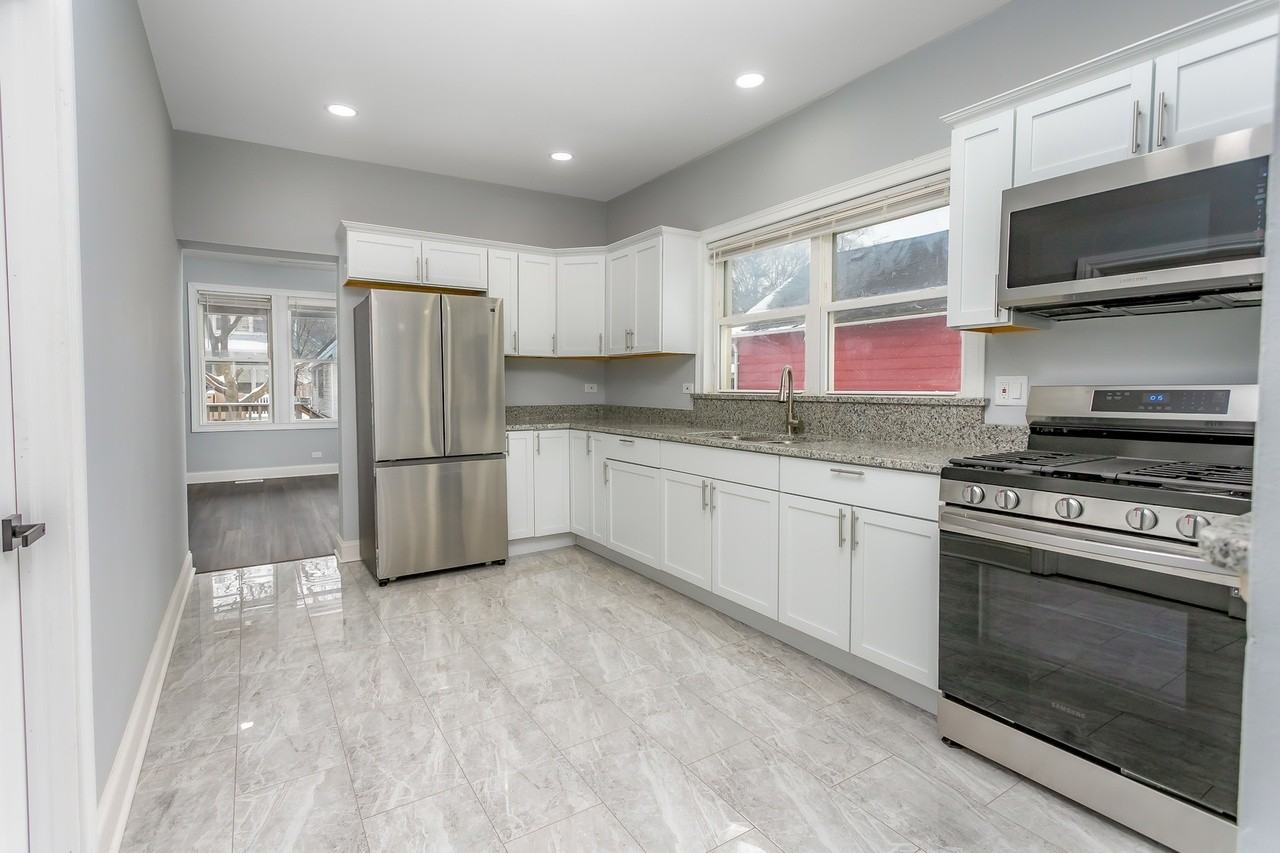 131 E 117th St - Photo 5 of 17