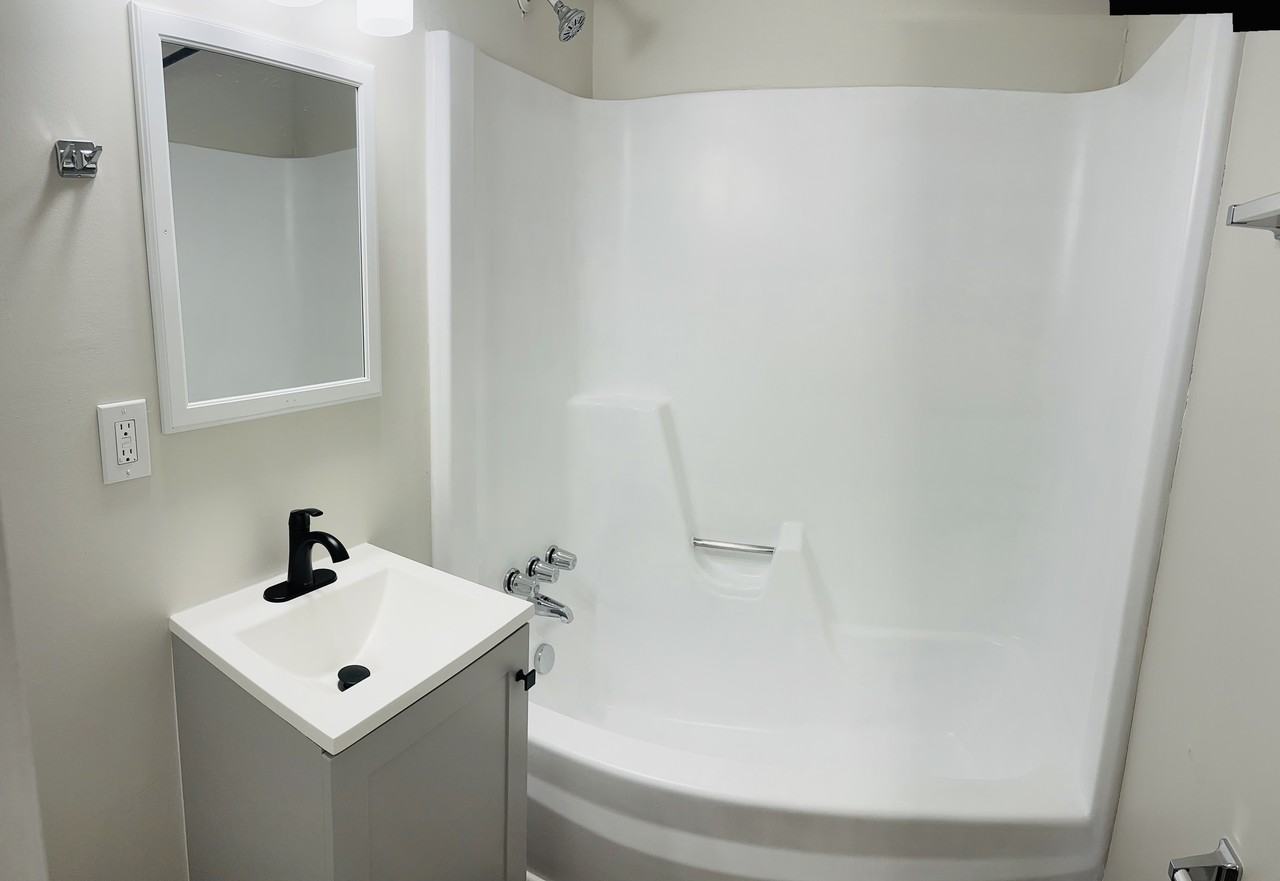 1710 Ivy St #136 - Photo 6 of 8