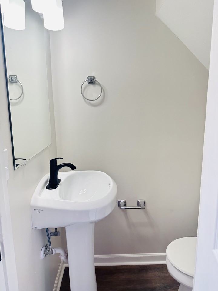 1710 Ivy St #136 - Photo 7 of 8