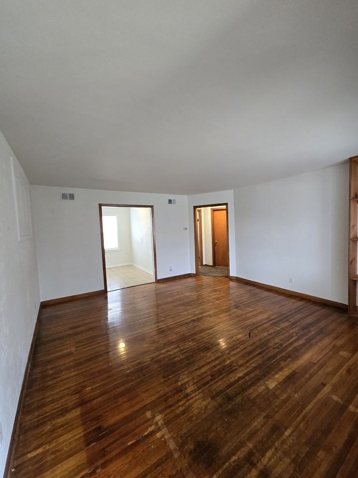 1120 N Minneapolis St #1 - Photo 3 of 27