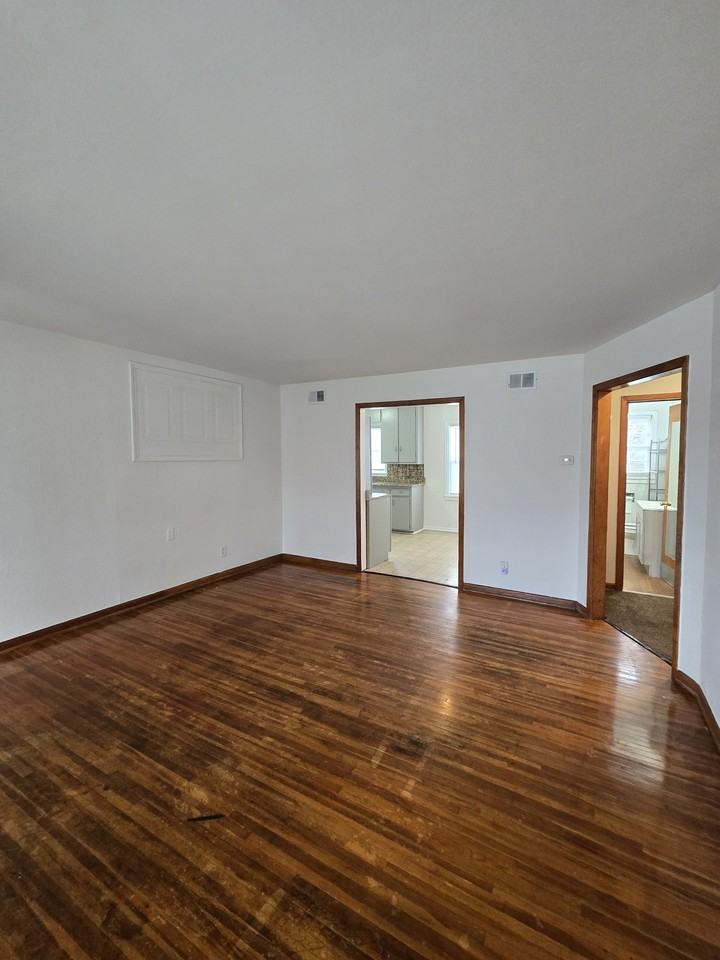 1120 N Minneapolis St #1 - Photo 4 of 27