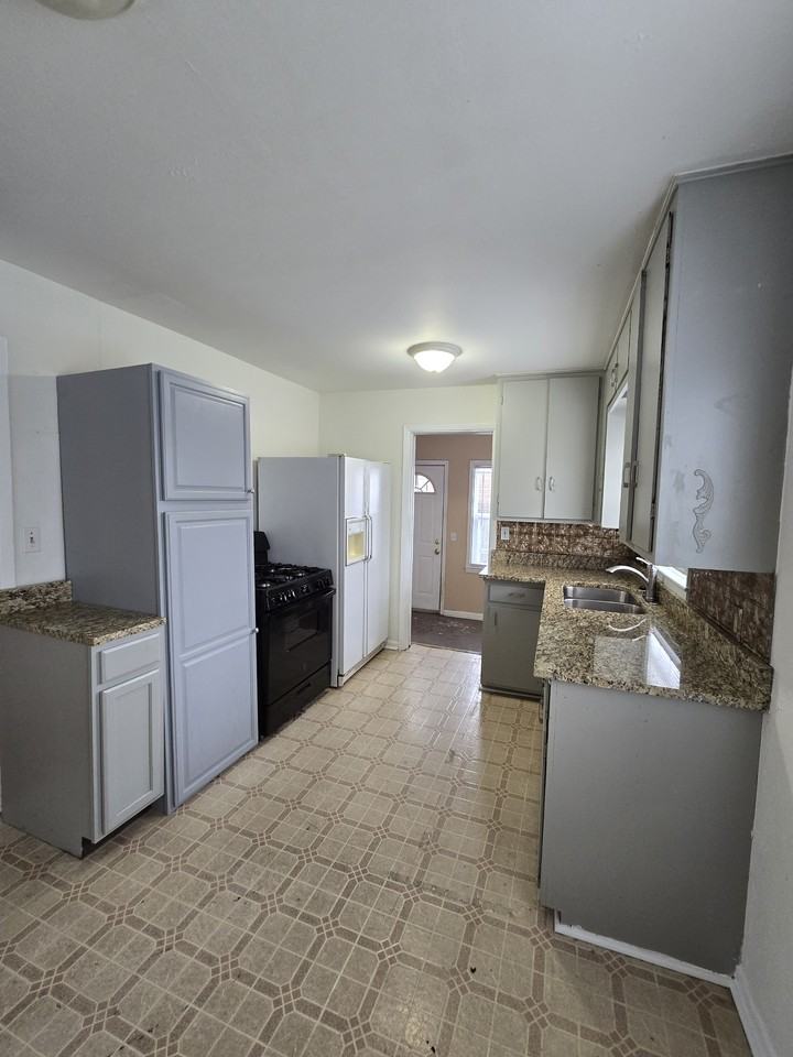 1120 N Minneapolis St #1 - Photo 7 of 27