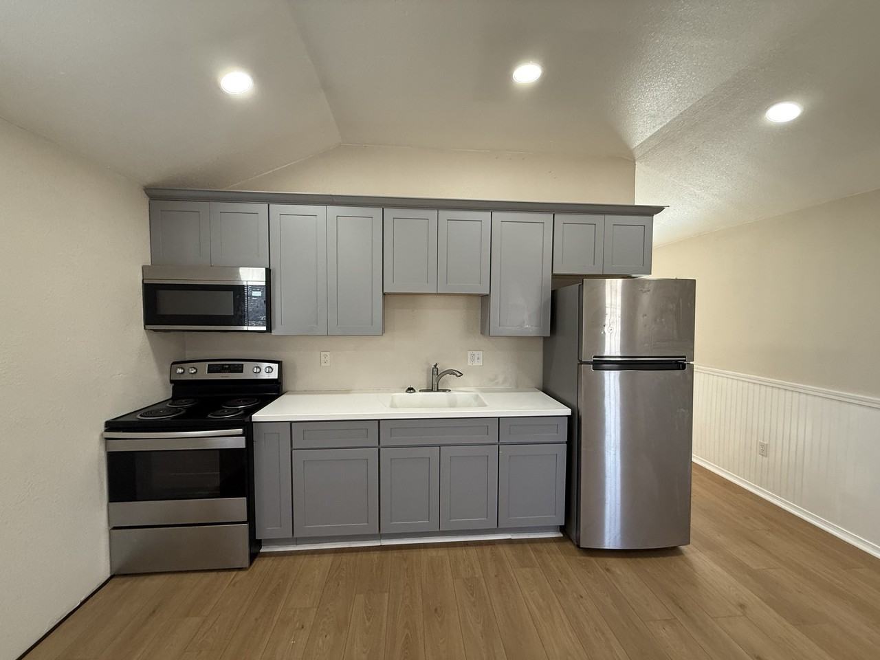 19 Aspen Cir #1 - Photo 3 of 11