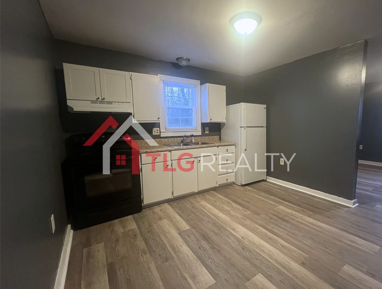 414 N Railroad Es St #414 - Photo 3 of 8