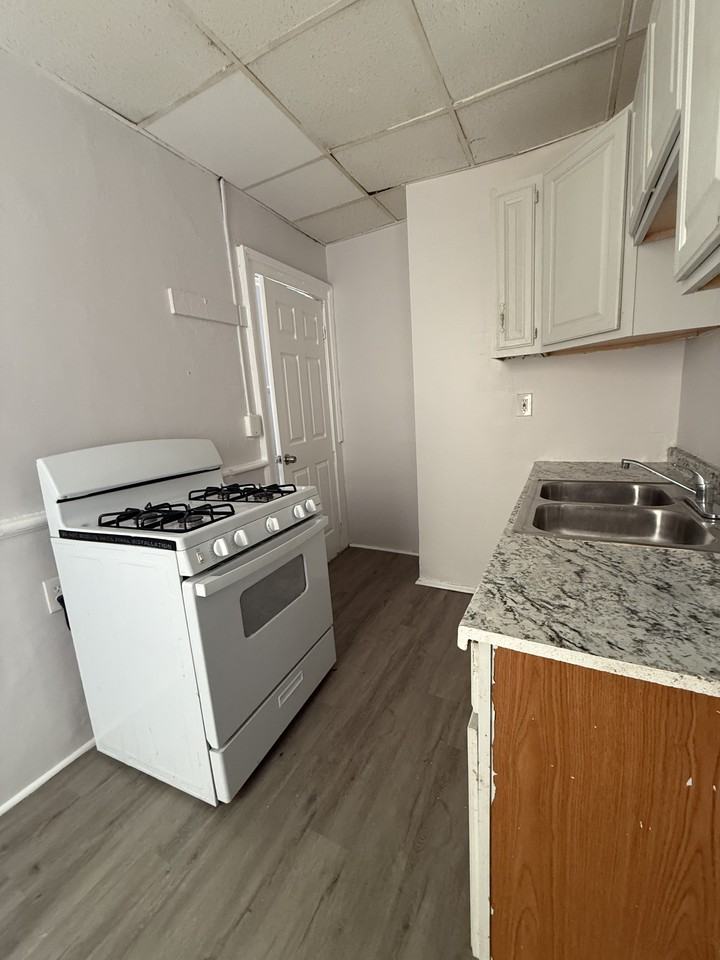 339 1st St #1 - Photo 2 of 10