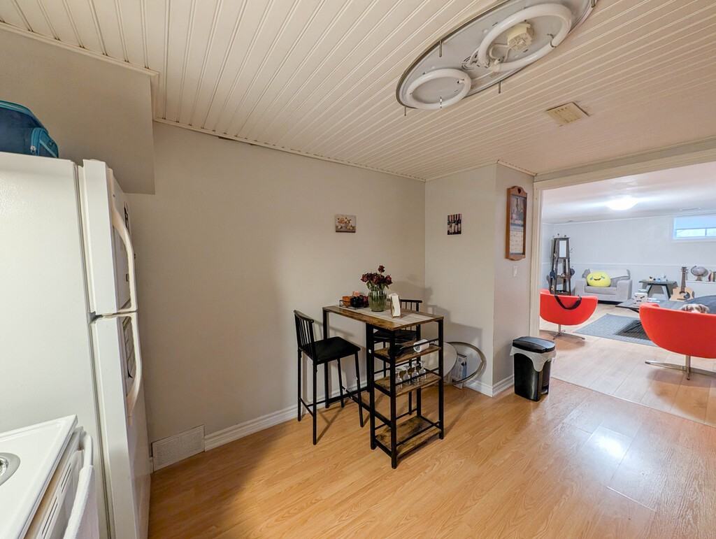 85 Mildred Ave - Photo 7 of 16