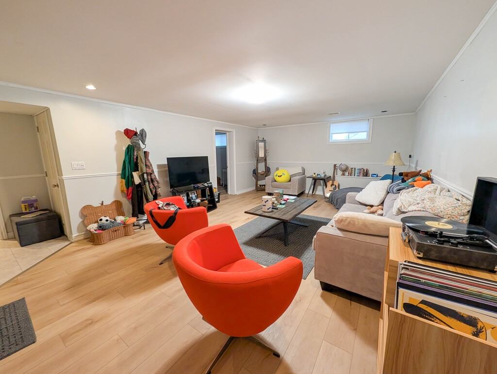 85 Mildred Ave - Photo 3 of 16