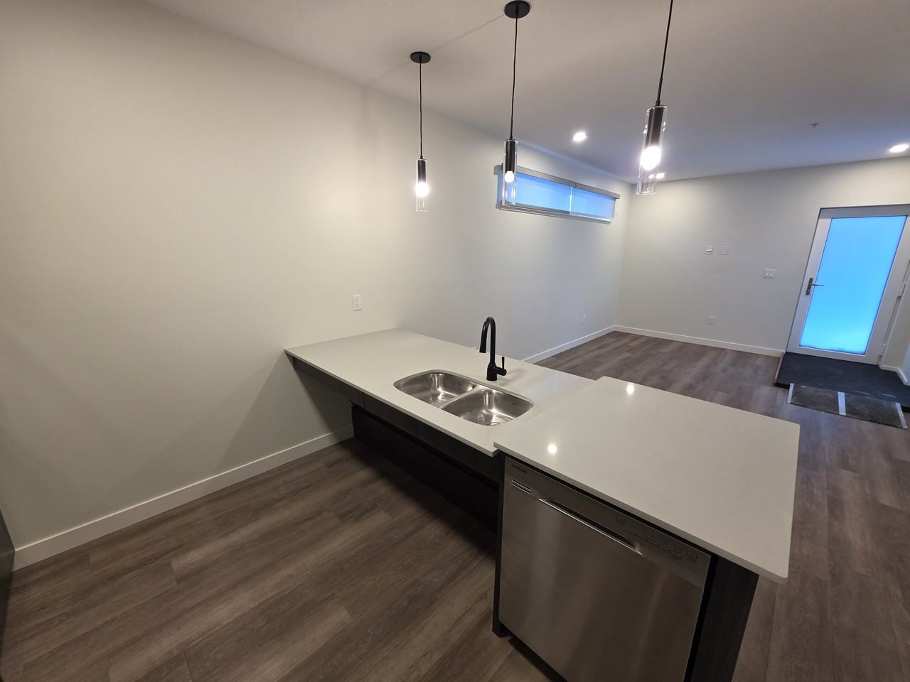 T5M North Glenora - Photo 6 of 18