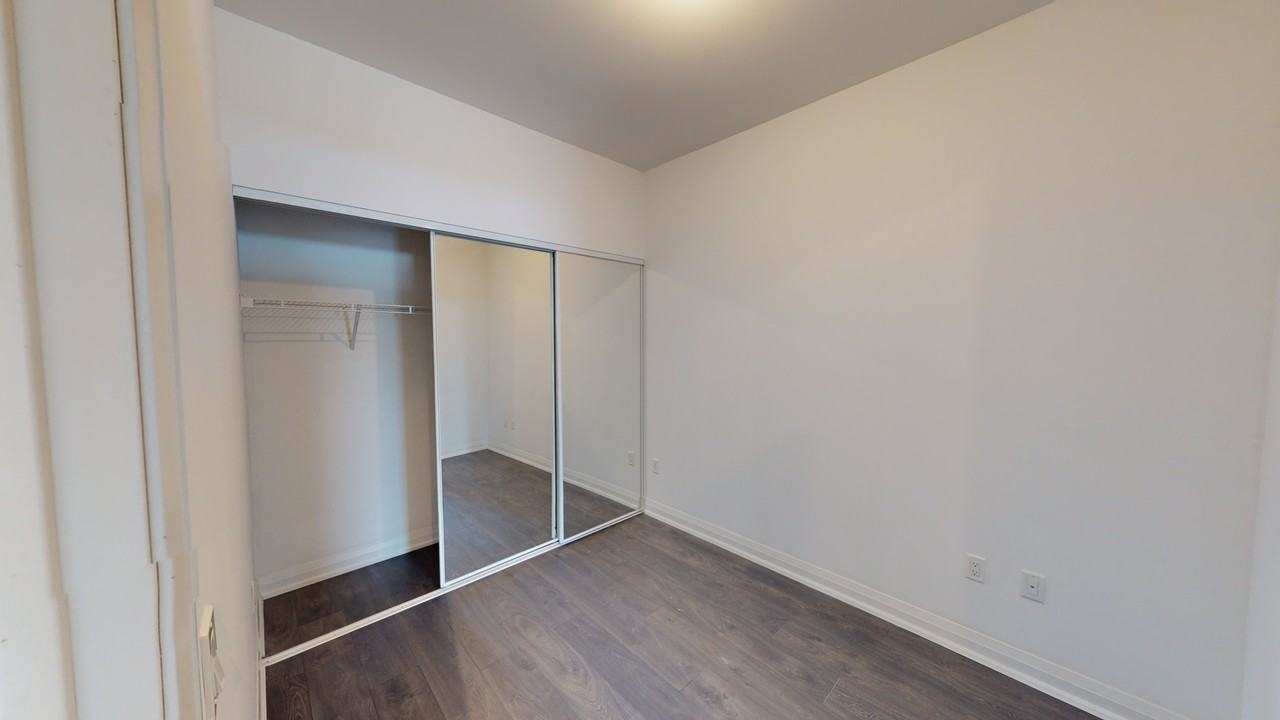 PARK TERRACES AT VALHALLA TOWN SQUARE - Photo 4 of 17