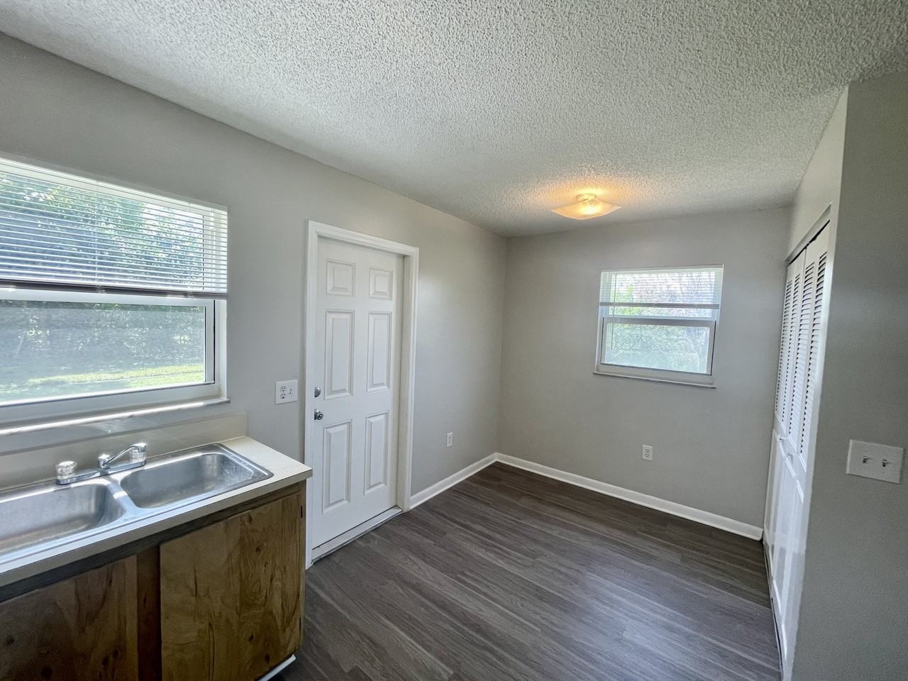 664 Sw 35th St #664APT6 - Photo 6 of 19