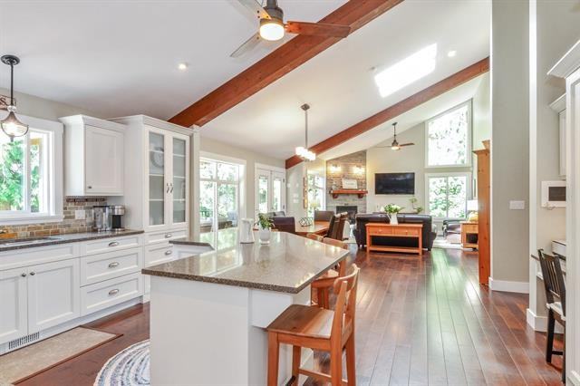 21086 43 Avenue - Photo 3 of 29