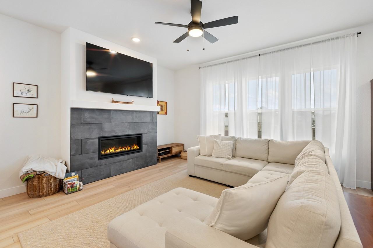 4474 Peak Crest Vw #1 - Photo 3 of 20