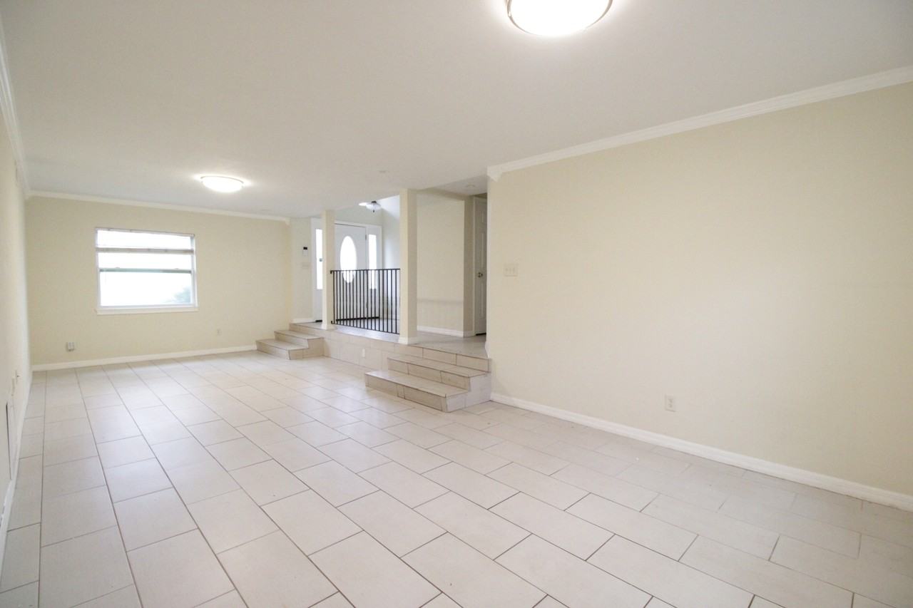 10907 Sw 24th Ave #1 - Photo 5 of 25