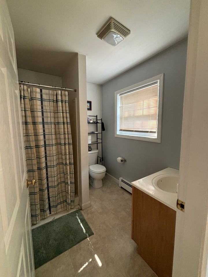 82 Fieldstone Dr #B - Photo 4 of 8