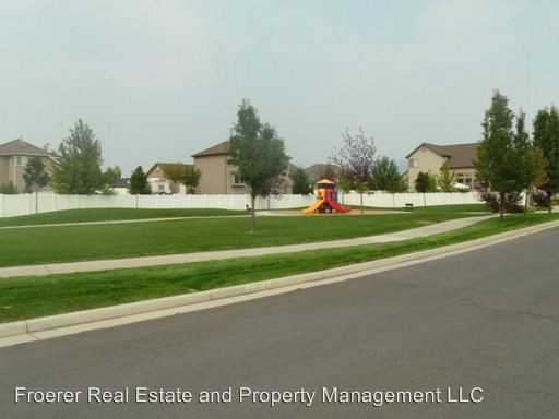 140 S 2875 W - Photo 2 of 13